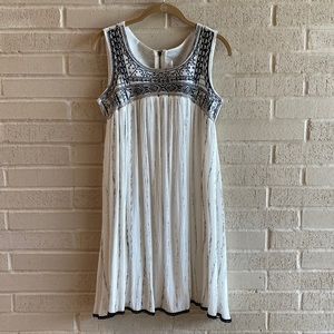 Black and White Sleeveless Dress